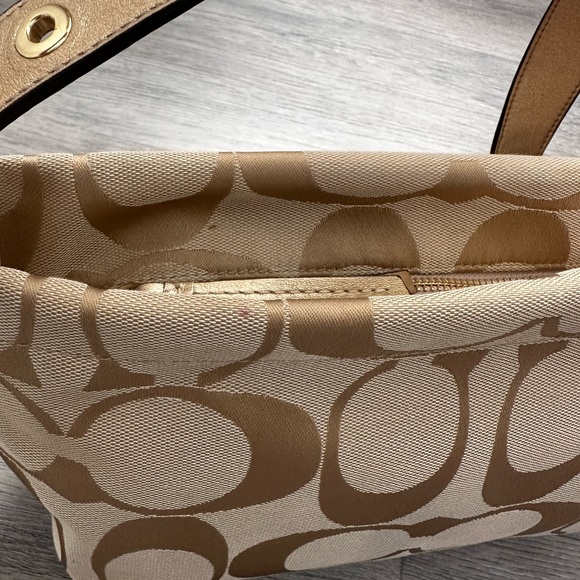 Coach Crossbody Bag - Picture 7 of 7